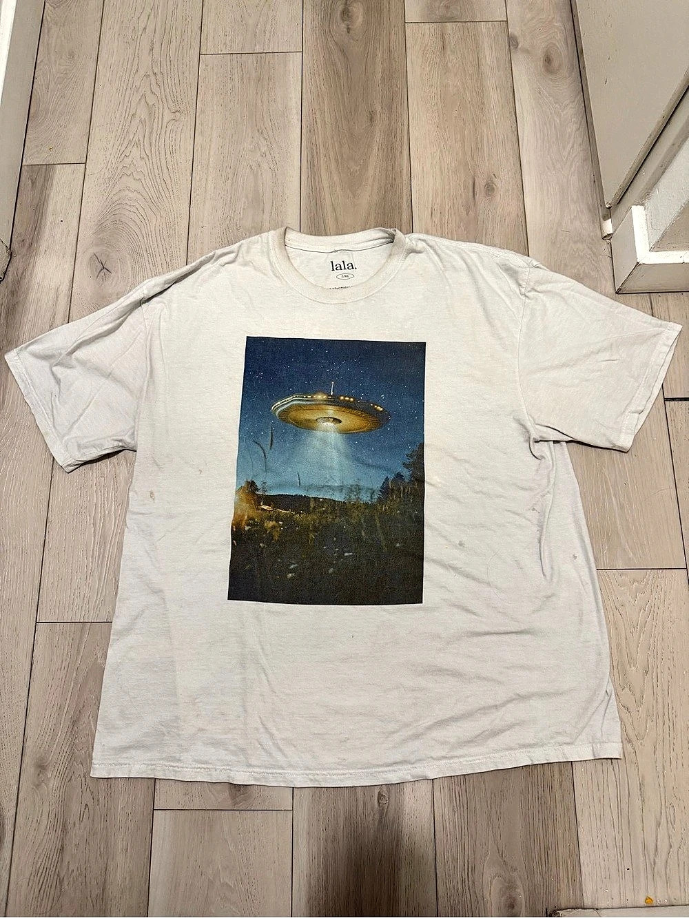 Dressed in LALA - Oversized UFO Graphic Tee White Size L/XL